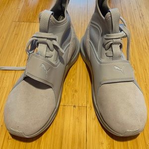 NWOT. 9.5 wide lavender sneakers